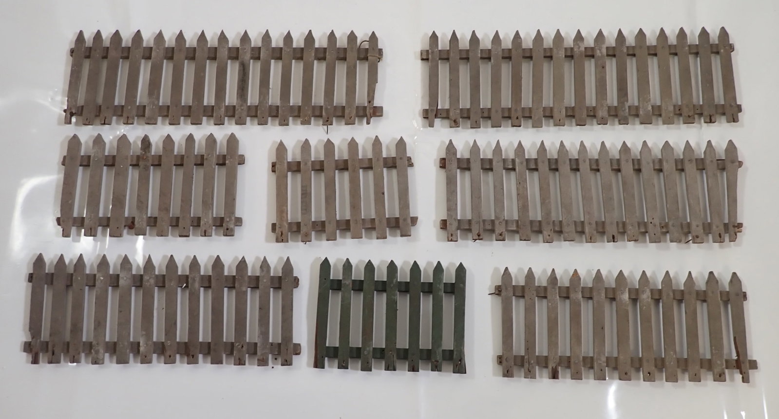 Primitive Dollhouse Fence Sections: Longest are approx 12" long and 3 7/8" tall. Shipping available