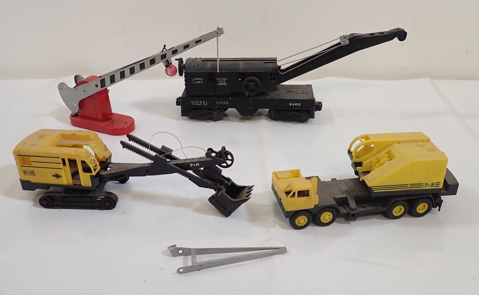 Lionel 6460 Crane Car Crossing Gate & Misc (1 of 5)