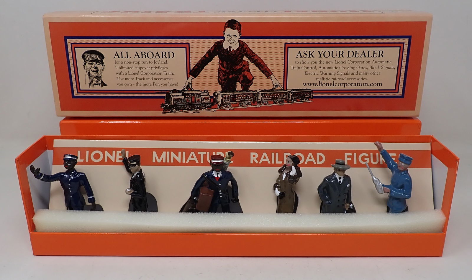 Lionel No.550 Miniature Railroad Figures (1 of 5)