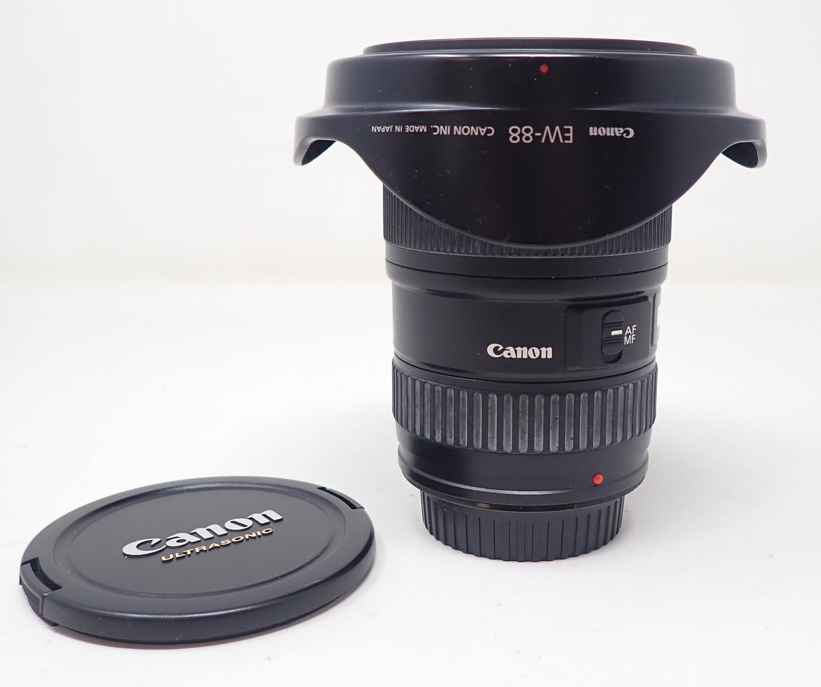 Canon EF 16-35mm 1:2.8 L Camera Lens: Camera Lens - Shipping available