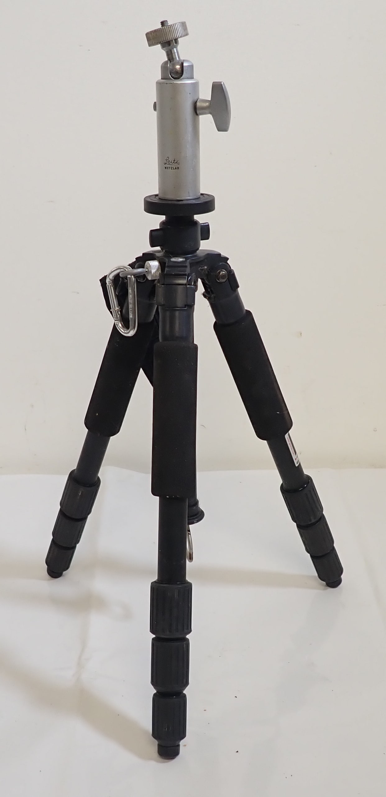 Giotti Tripod w/ Leitz Wetzlar Top (1 of 4)