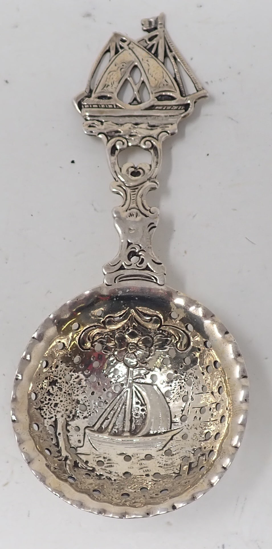 Sailboat Tea Strainer: Apprx 5" long