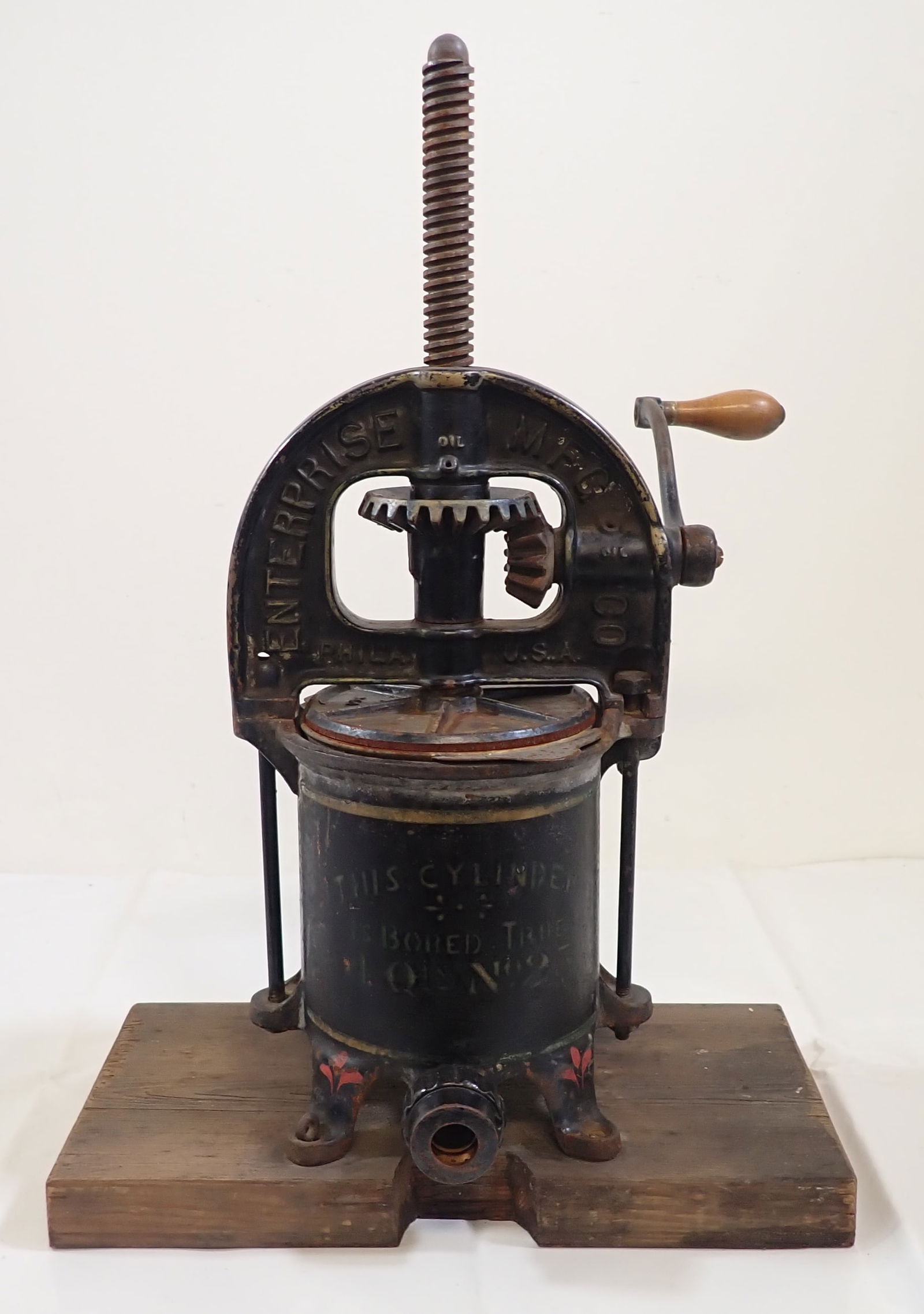 Enterprise 4 Quart No.25 Sausage Stuffer (1 of 4)