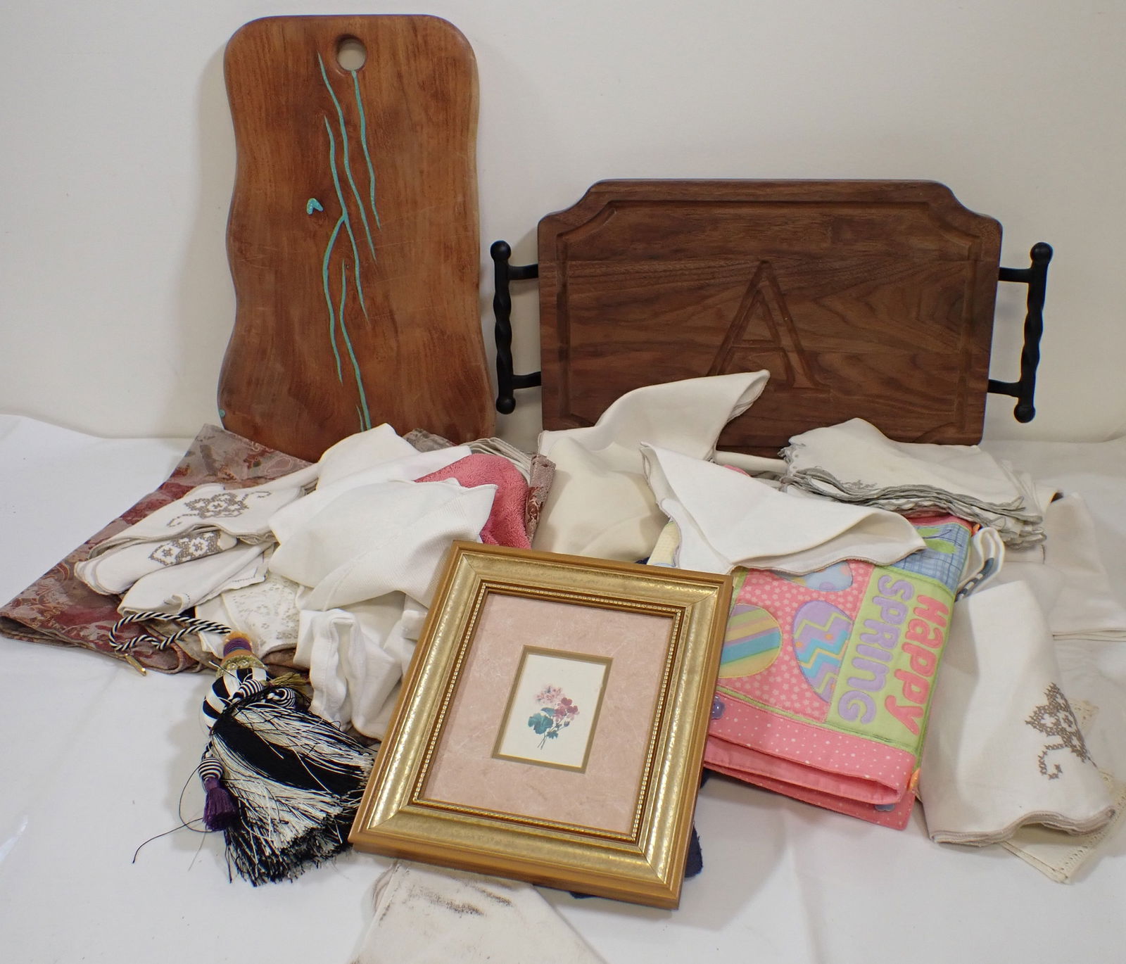 Cutting / Carving Boards & Misc Linens (1 of 4)