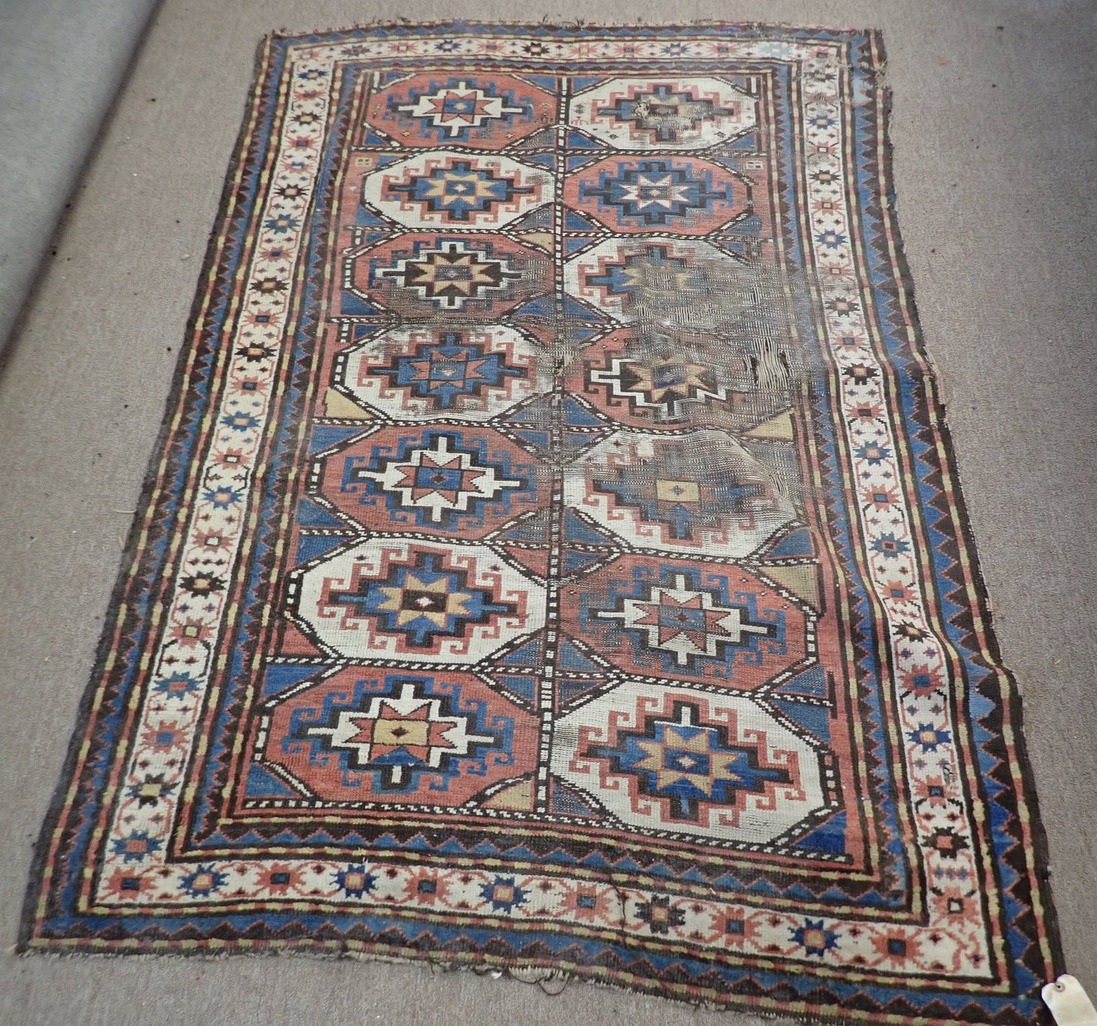 Persian Area Rug: Apprx 52" x 76". Shipping available