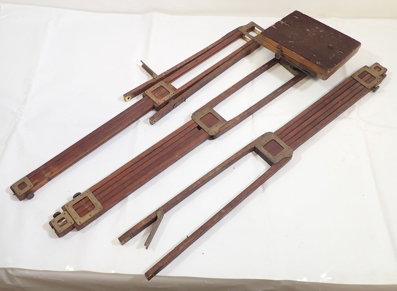 Graflex Camera Tripod: Shipping available ( $25 handling charge)