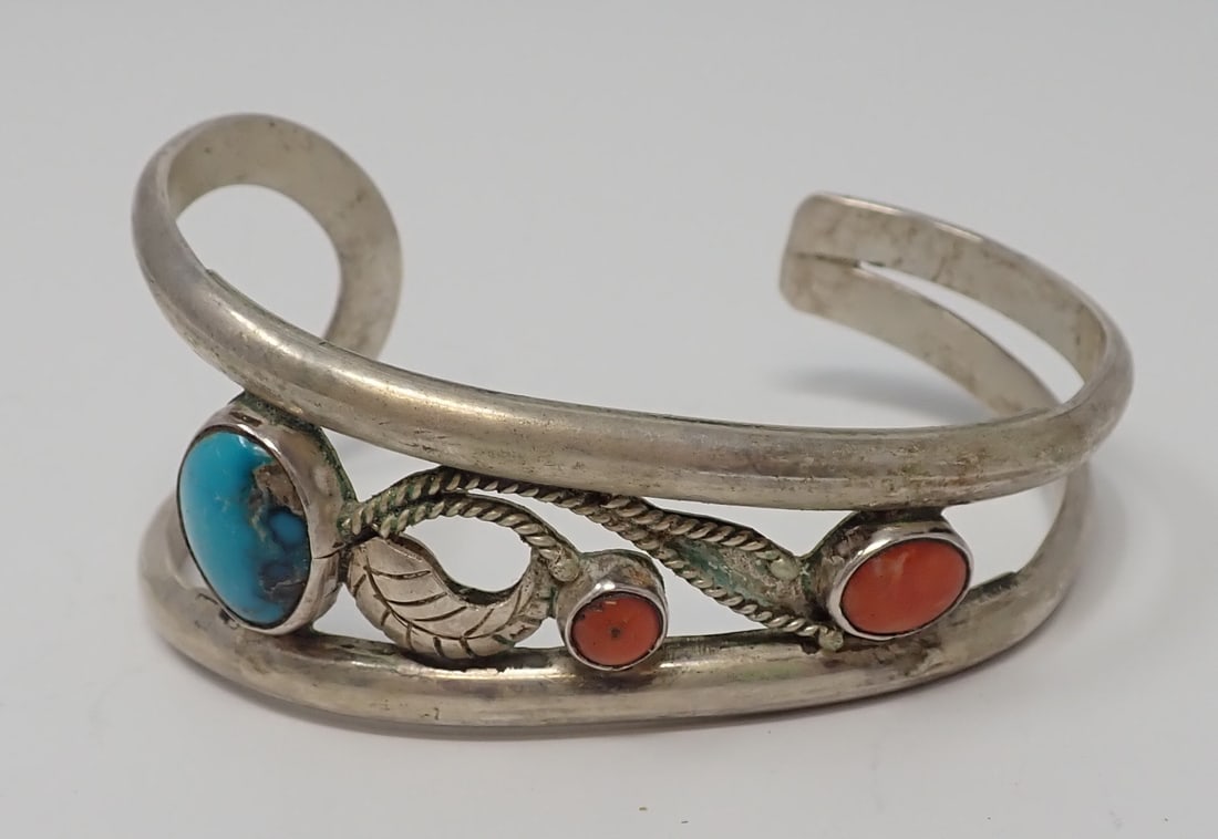 Silver Native American Cuff Bracelet (1 of 5)