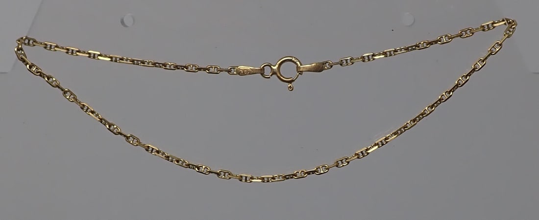 Gold Mariner Link Bracelet: 18K yellow gold petite 8" Italian chain, 1.22 dwt.