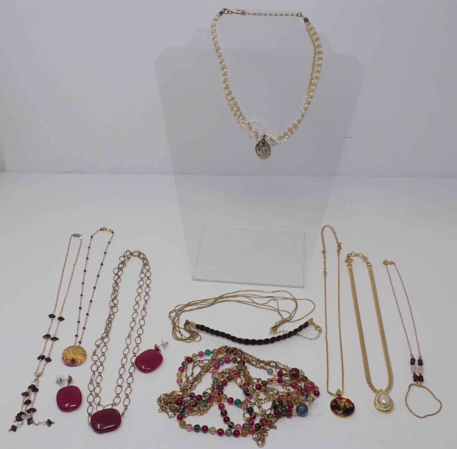 Grouping of 9 Gold-Filled Necklaces (1 of 8)