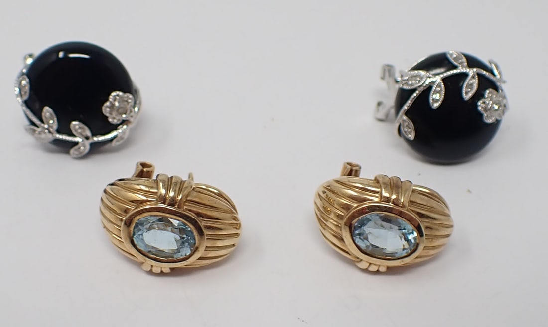 2 Pair Gold Earrings (1 of 5)