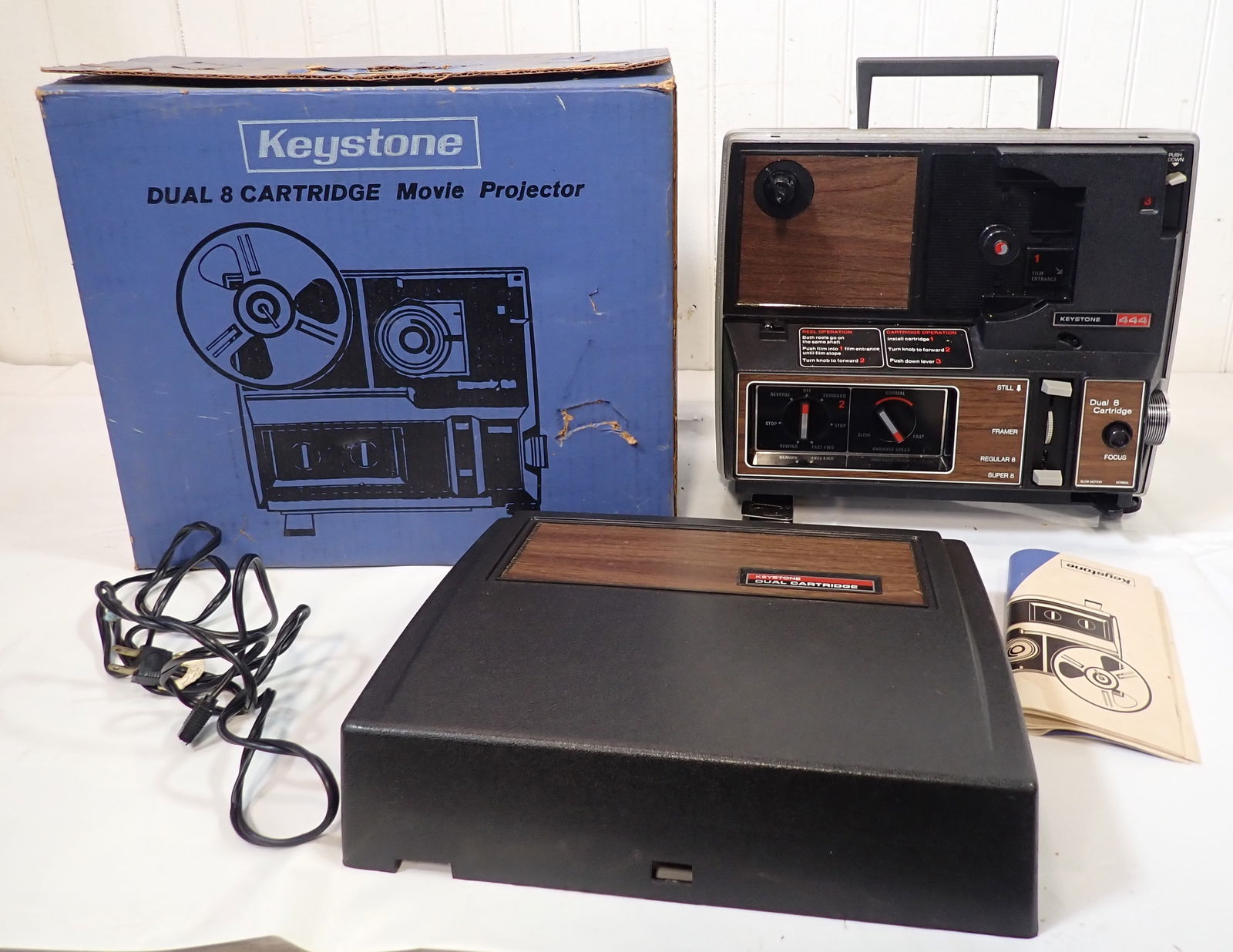 Keystone Dual 8 Cartridge Projector (1 of 3)