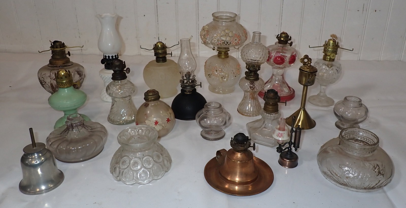 Miniature Oil Lamps: Tallest is approx 8". No in house shipping !