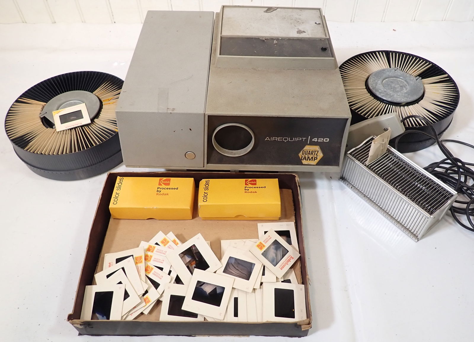 Airquipt 400 Projector & Photo Slides (1 of 4)