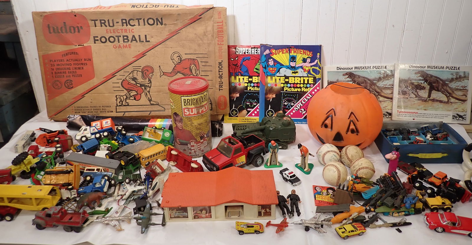 Large Lot of Toys (1 of 17)