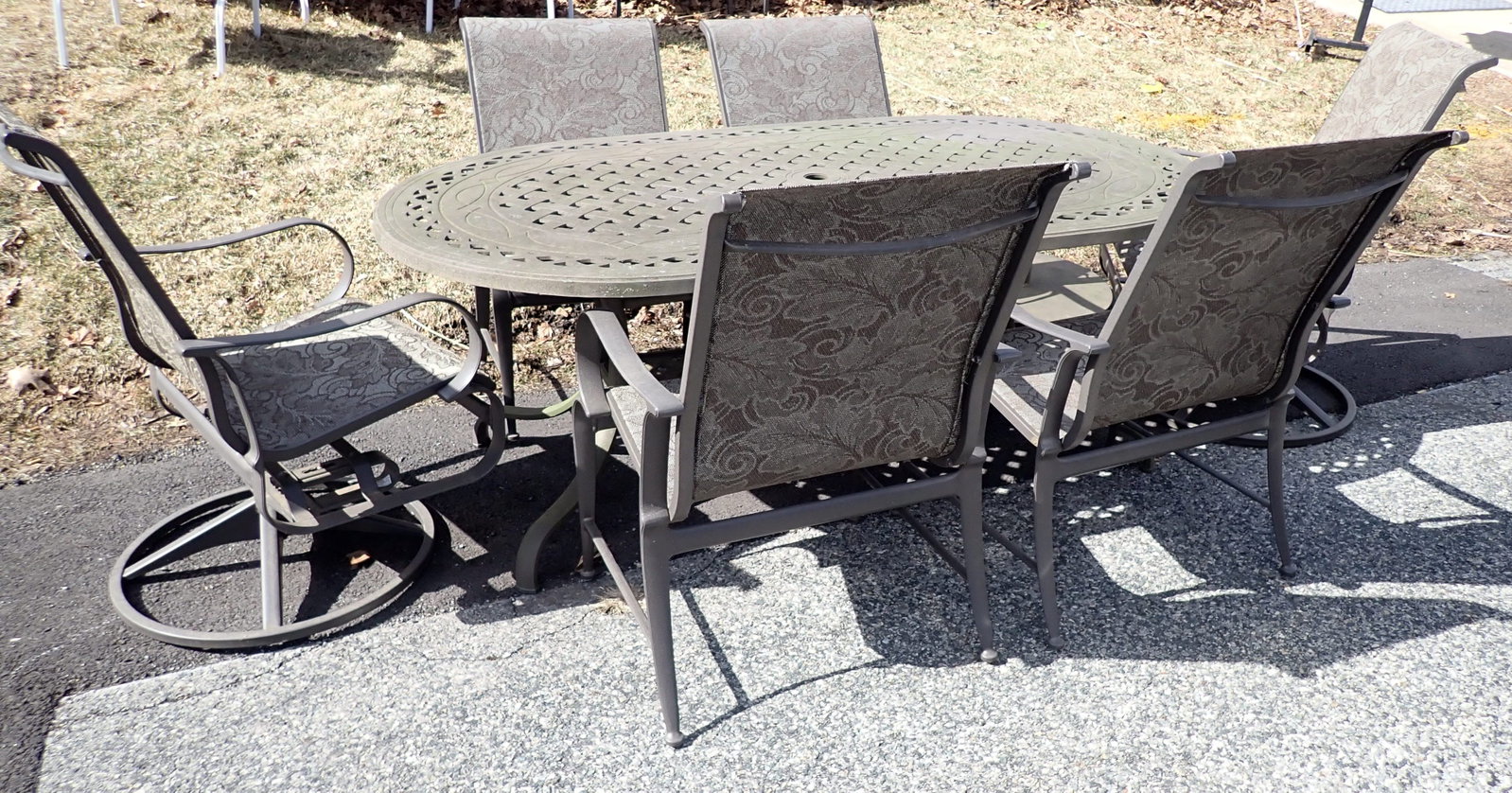 10pc Aluminum Patio Set: Table is approx 41 1/2" x 73". NO in house shipping ! Bring help to load.