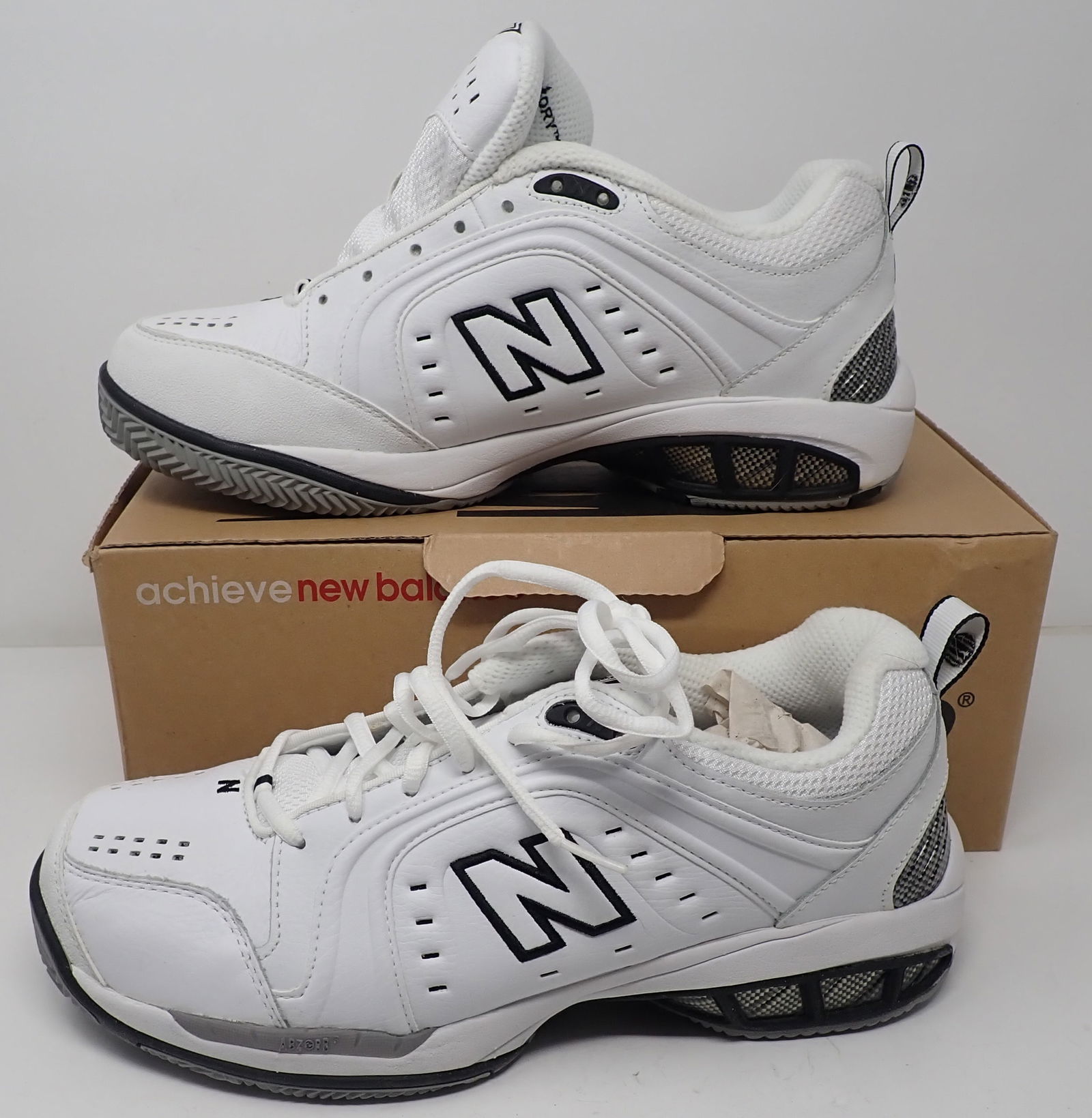 New Balance Sneakers: Size 9 1/2 - Shipping available
