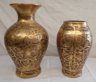 2 Decorator Vases