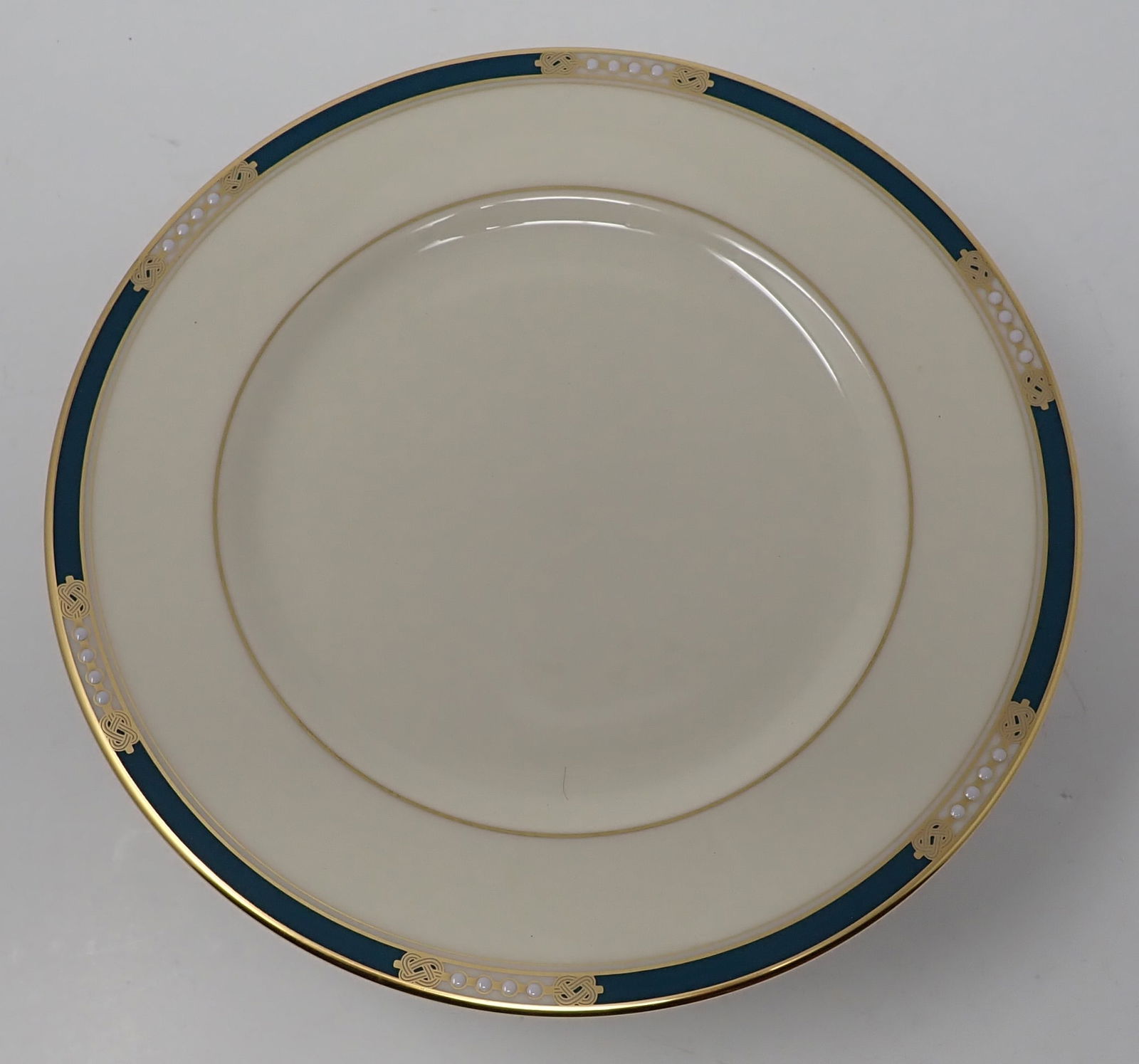 8 Lenox Presidential Collection Plates (1 of 3)