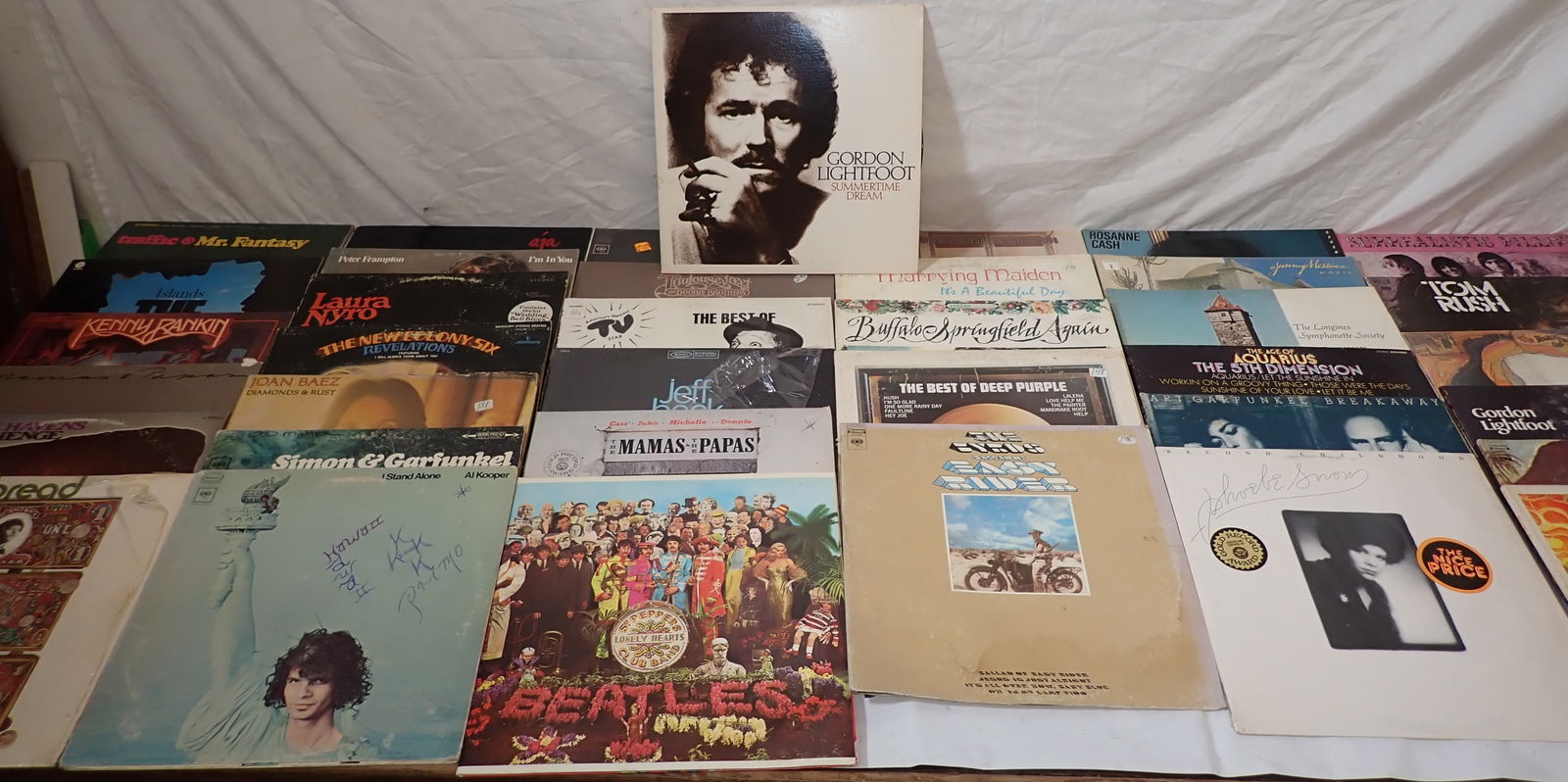 Records incl Beatles Gordon Lightfoot (1 of 7)