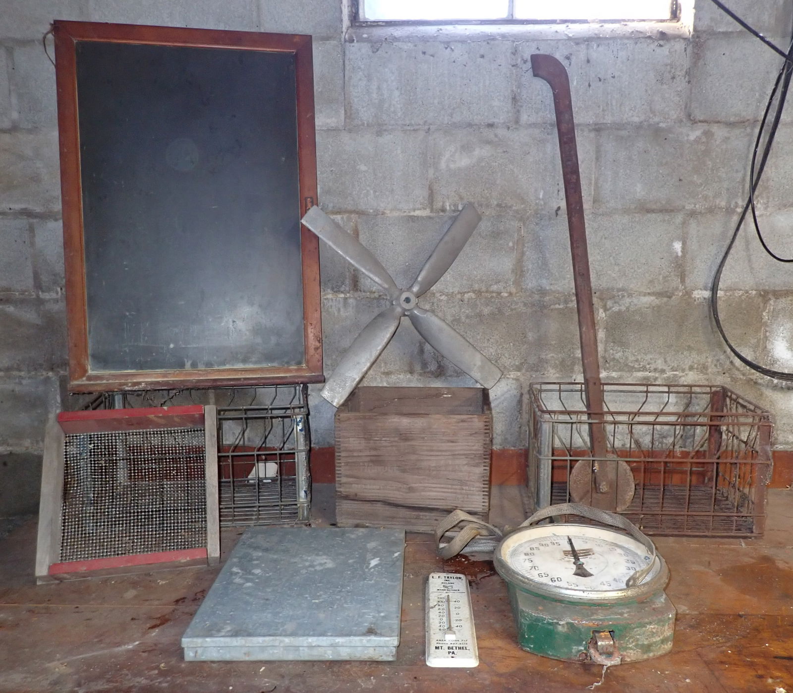 Wire Milk Crate Aluminum Fan Blade Chalkboard (1 of 7)