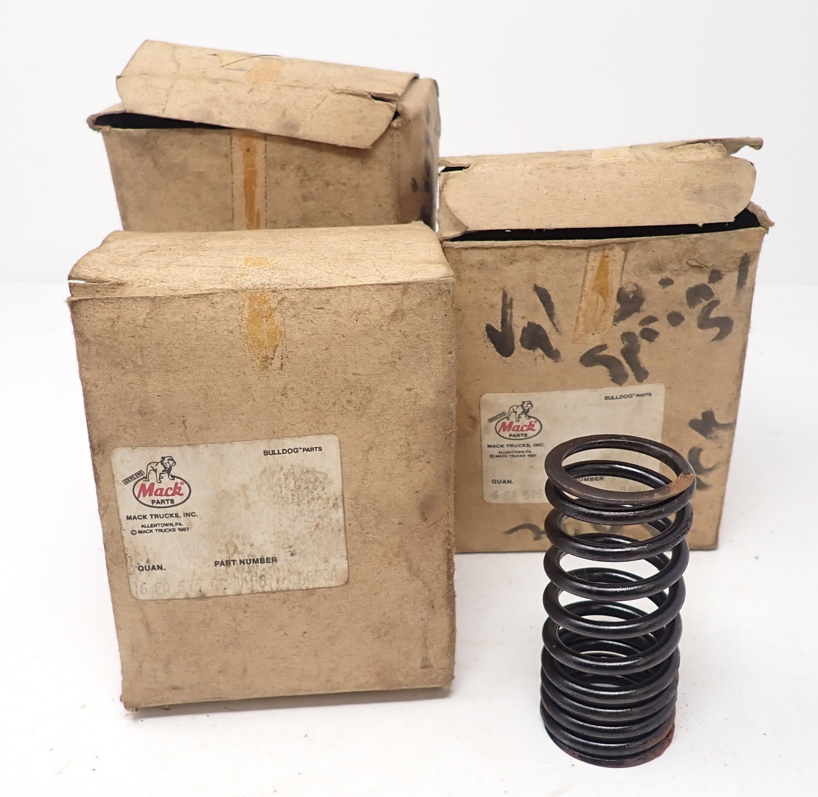 Mack Truck Valve Springs: Shipping available