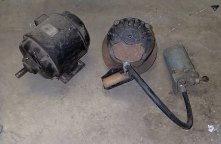 2 Electric Motors