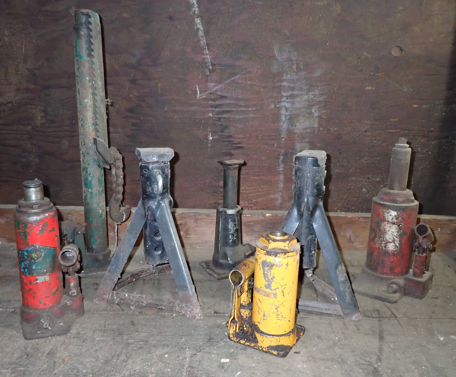 Jacks & Jack Stands (1 of 3)