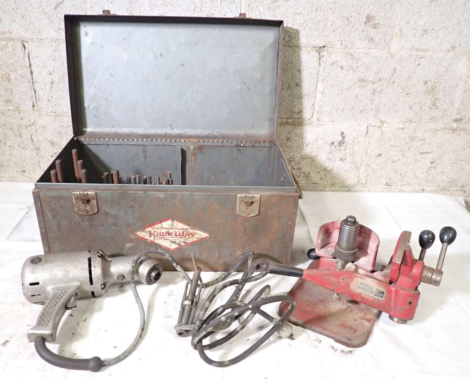 Kwik Way HD Wheel Truing Device: We do not guarantee it is complete. No in house shipping !