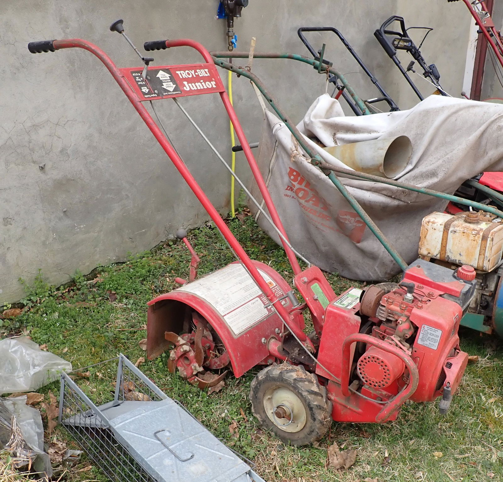 Troy-Bilt Junior Rototiller (1 of 5)