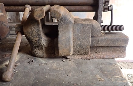 Antique Vise w/ 6" Jaws