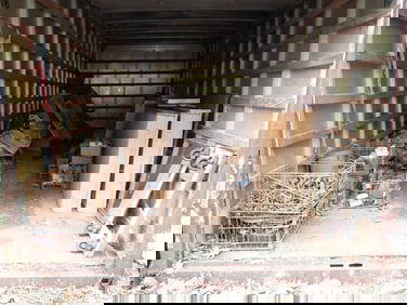 18' Box with Contents