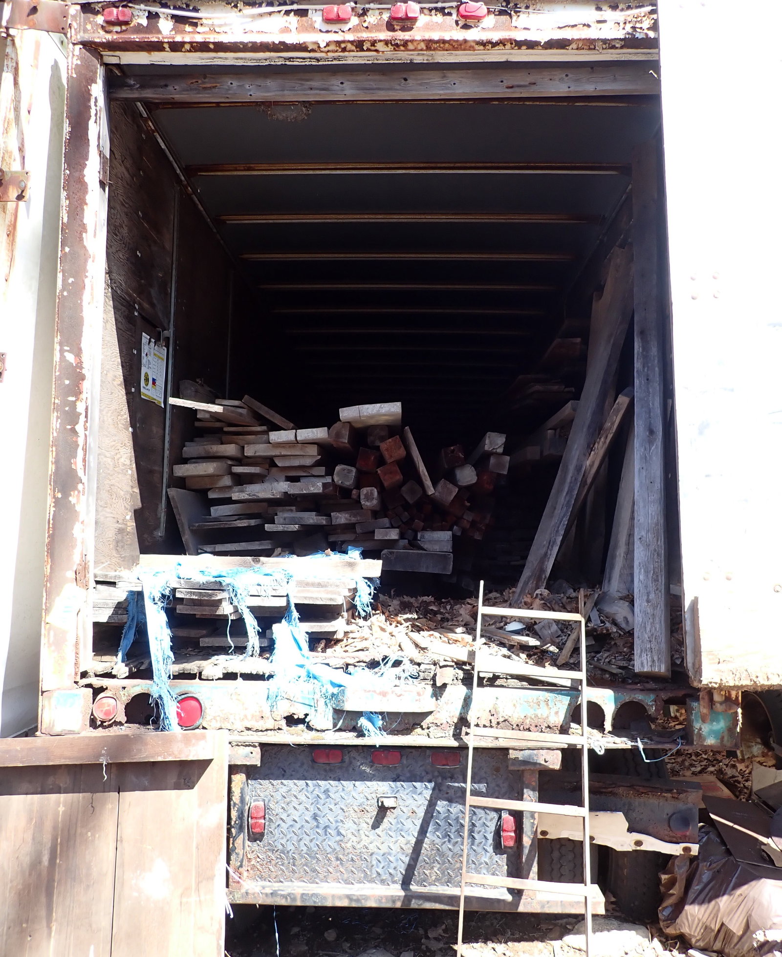 40' Box Trailer (1 of 2)