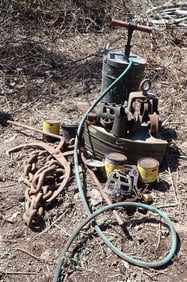 Sherwin Williams John Deere Tractor Paint Oil Cans & Misc