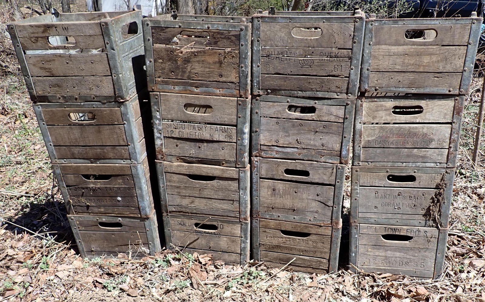 16 Wooden Milk Crates incl Whitehouse & Johanna Farms (1 of 8)