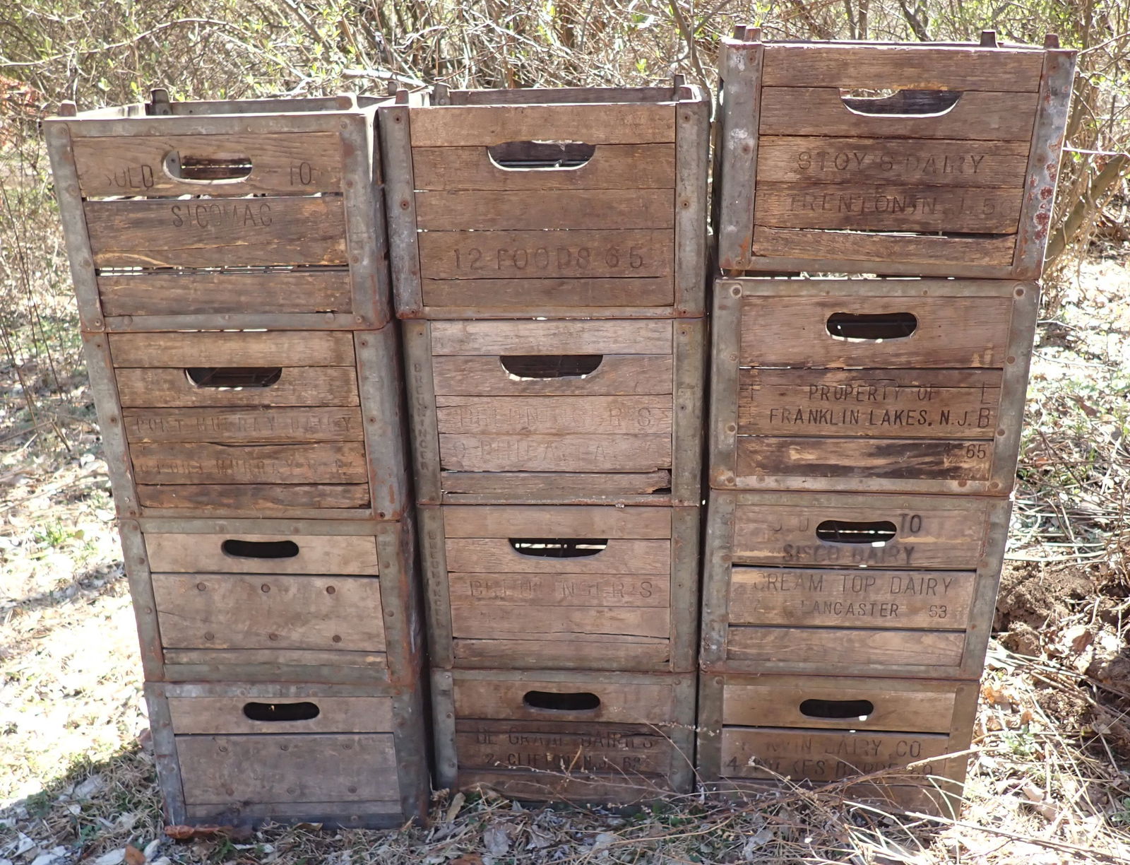 12 Wooden Milk Crates incl Sisco & Port Murray: No in house shipping !