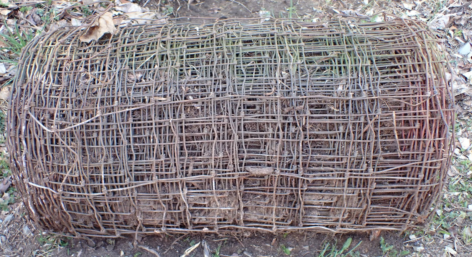 Roll of Fence: Approx 20" in diameter and 34" long. No in house shipping ! Bring help to load !
