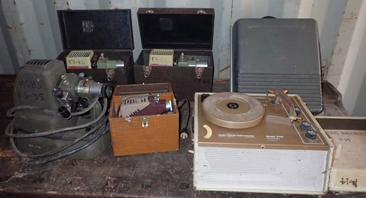 Projectors & Turntable