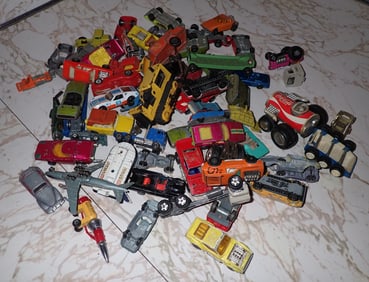Matchbox Hot Wheels & Misc Toy Cars