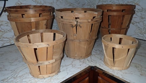 8 Fruit Baskets