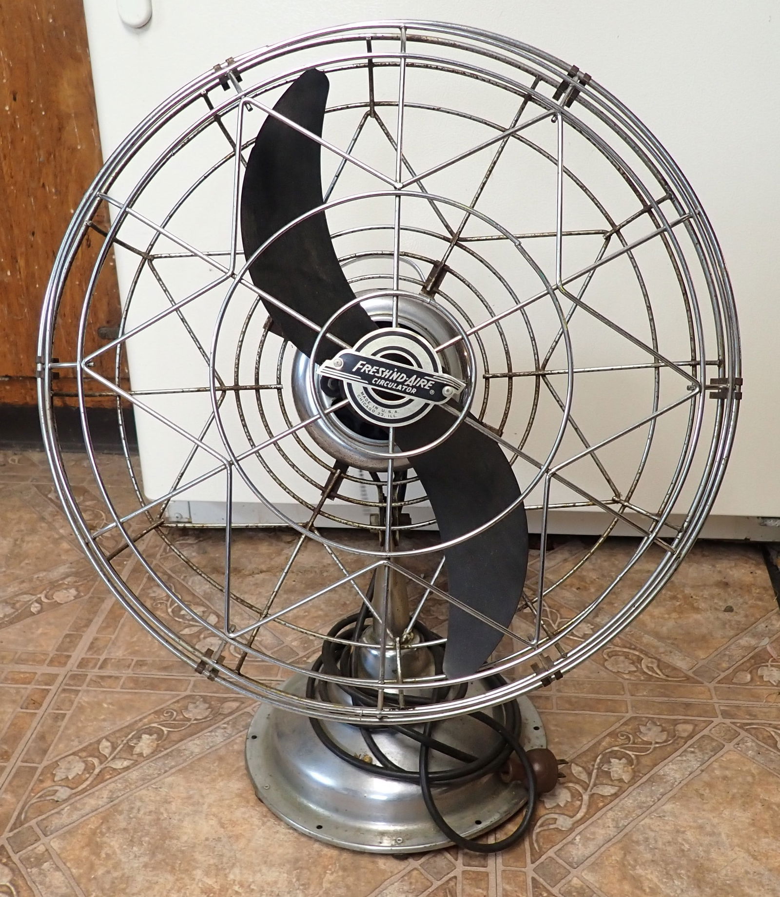 Fresh'nd Aire Circulator Chrome Fan (1 of 3)