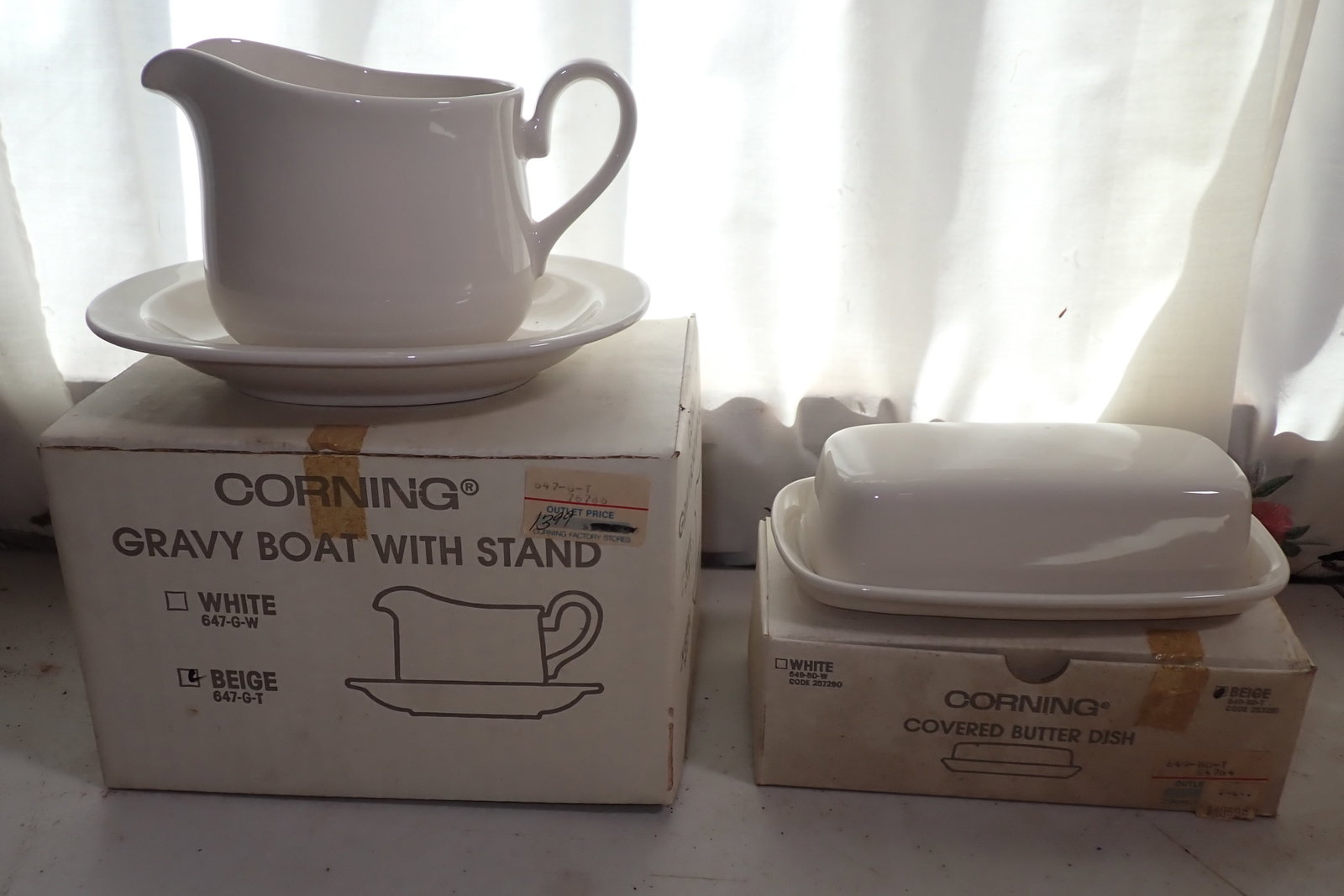 Corning Gravy Boat w/ Stand & Butter Dish: In original boxes. Shipping available