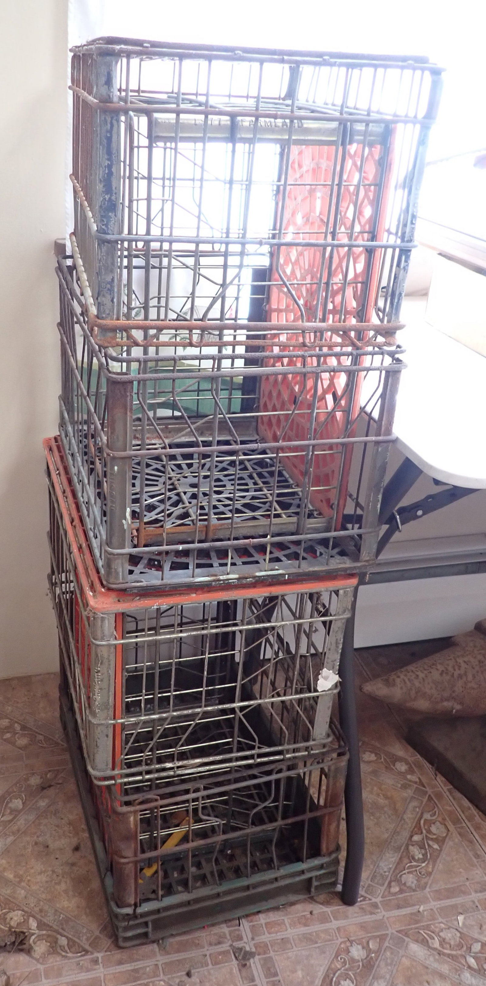 6 Wire Milk Crates: NO in house shipping !