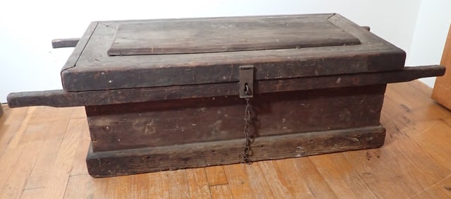 Unusual Tool Chest Woodworkers Box w/ Handles