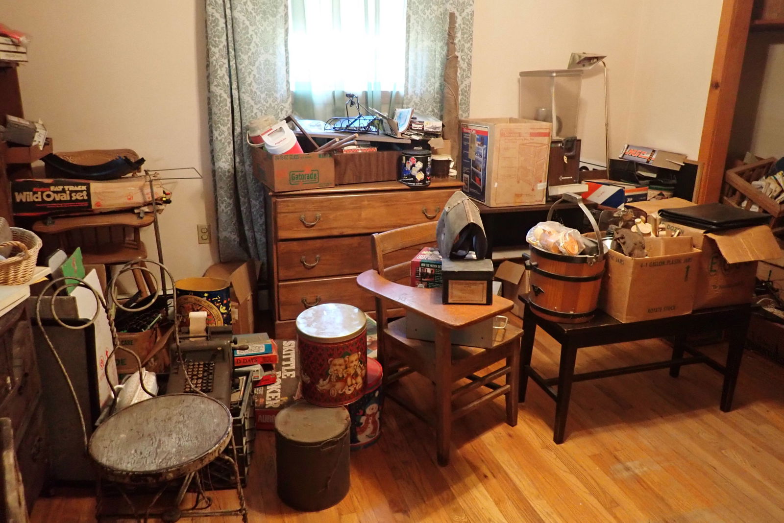 Partial Room Contents (1 of 14)