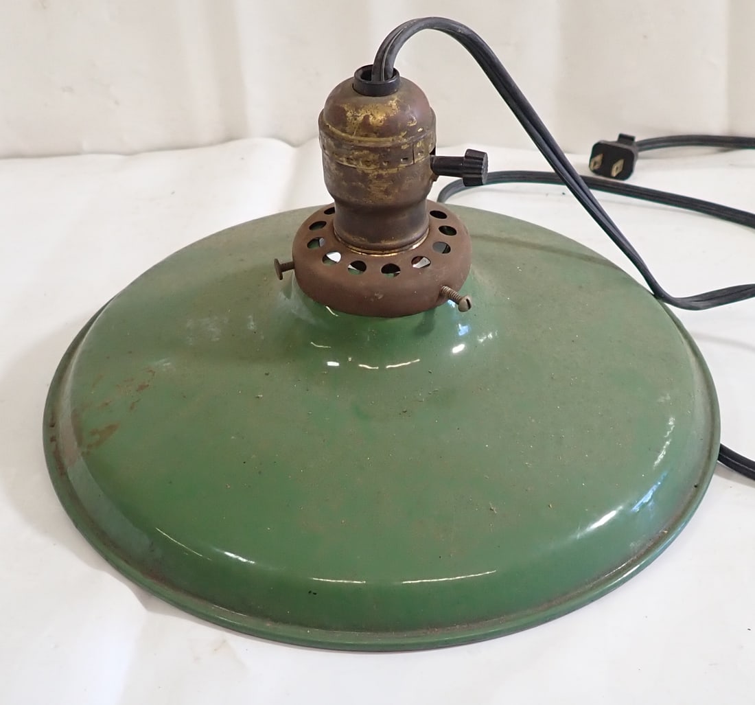 Porcelain Enameled Light Fixture (1 of 3)