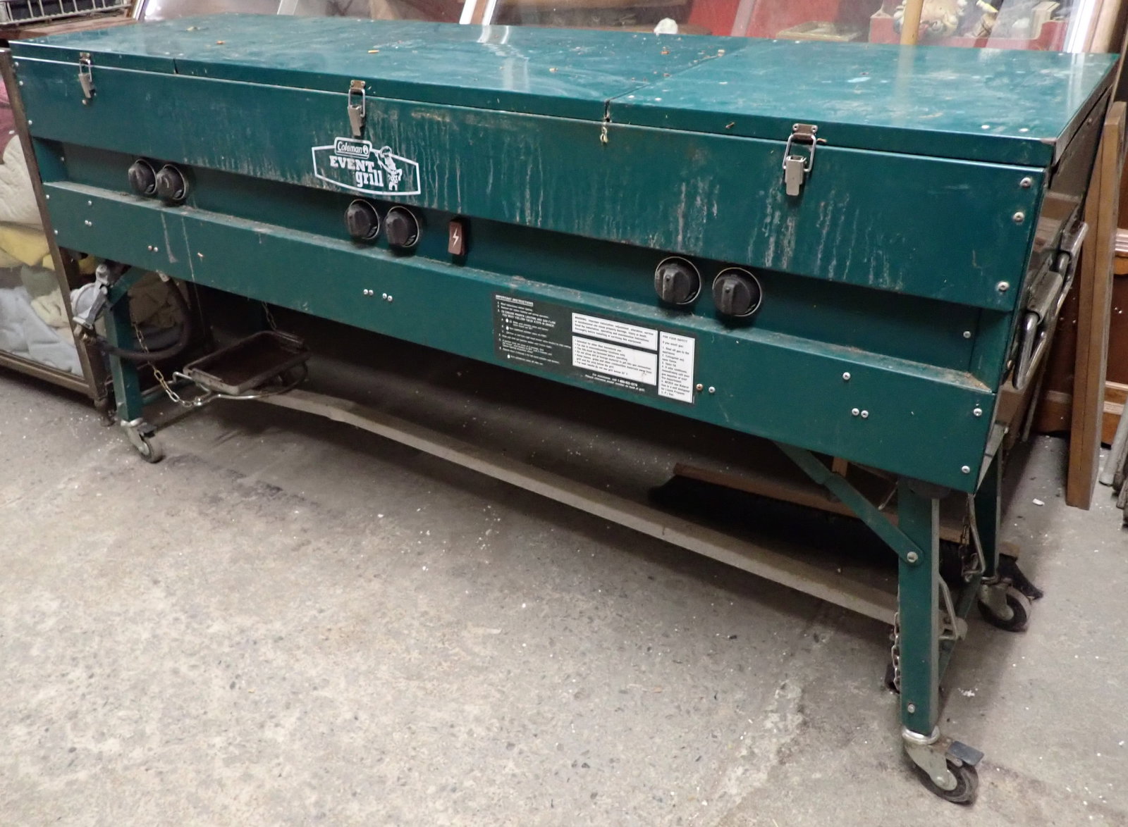 Coleman Event Grill (1 of 8)