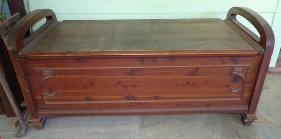 Lane Cedar Chest