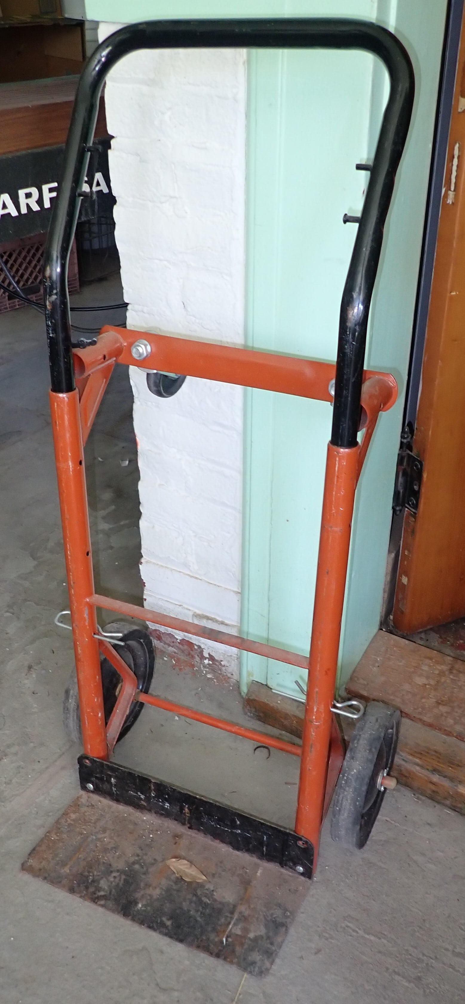 Light Duty Hand Truck: NO in house shipping !