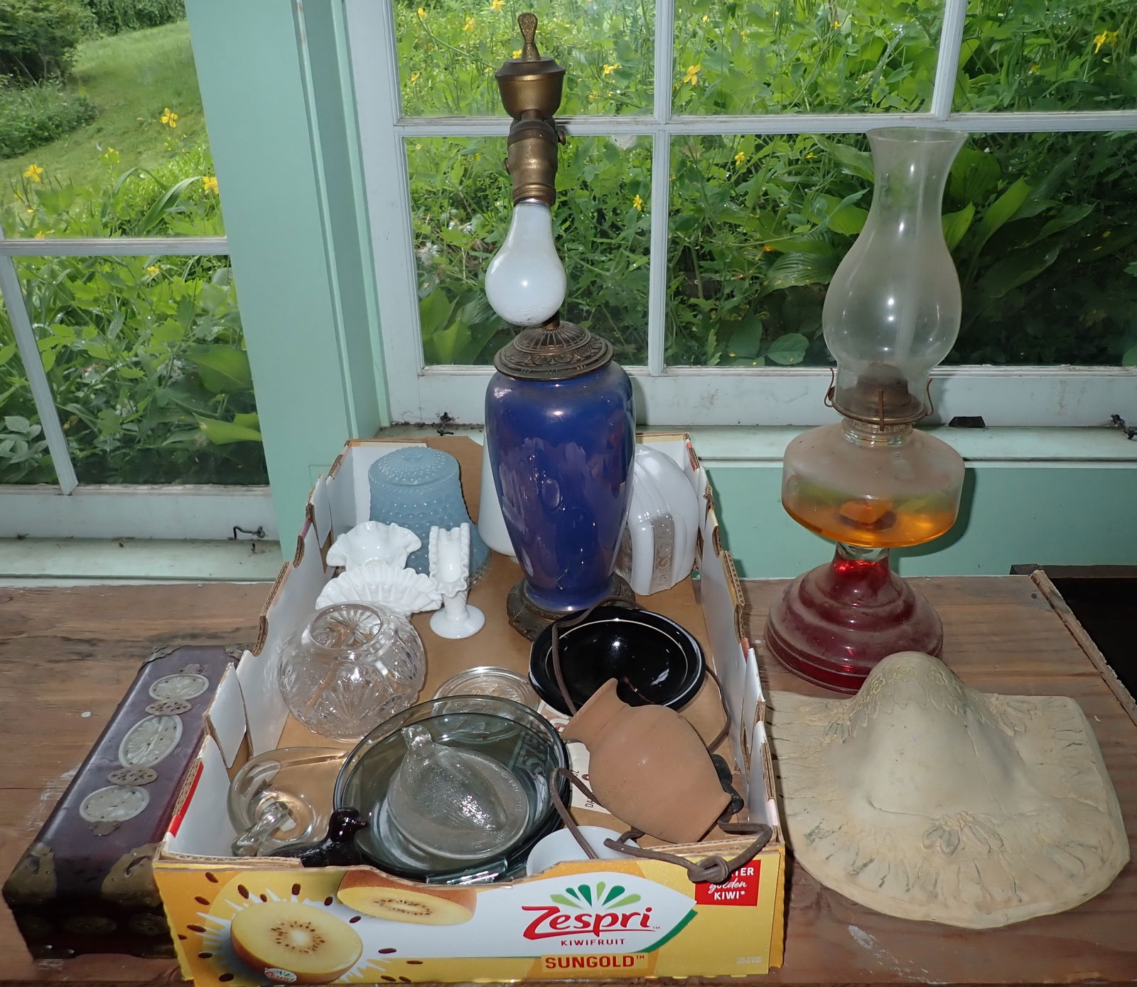 Oil & Table Lamps Crystal Rose Bowl & Misc (1 of 7)