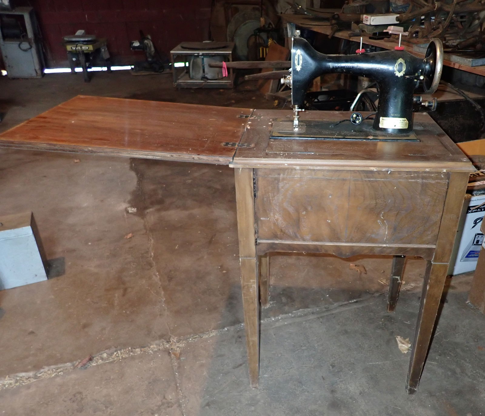Westinghouse Sewing Machine (1 of 5)